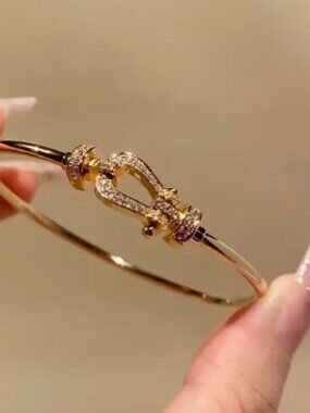 Fred Horseshoe-Cuff Bracelet